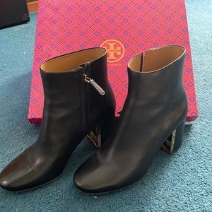Beautiful 3 inch Tory Burch bootie